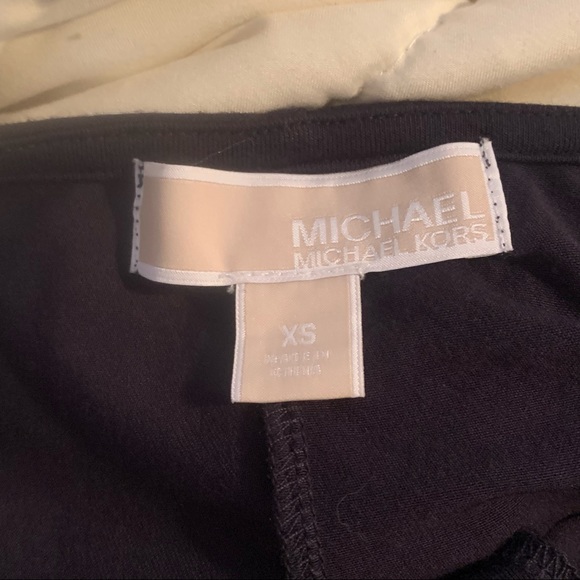 Michael Kors Navy Blue Short Sleeve Blouse with Gold Bar Keyhole - Picture 4 of 4